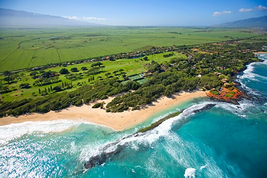 Hosting good times for members & their guests. Golf, tennis, fitness, pool, private beach access, great food. The perfect North Shore beach house!