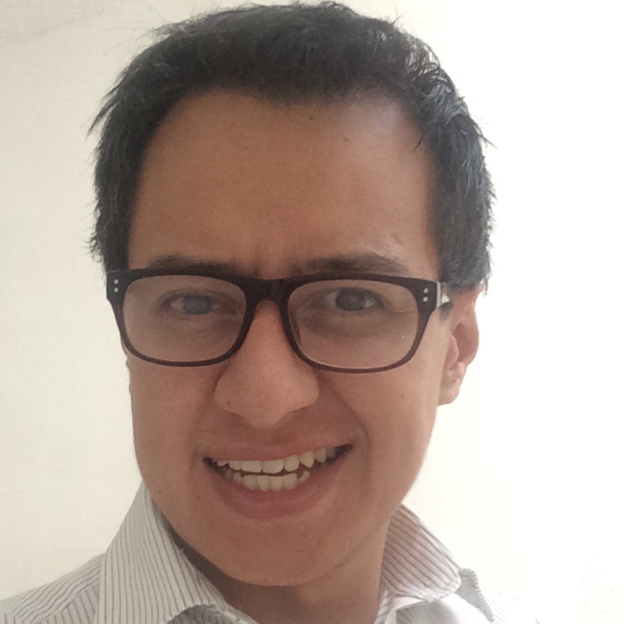 Que alguien toque mi vida es un privilegio, tocar la vida de alguien, es un honor, pero ayudar a que otros toquen sus propias vidas, es un placer indescriptible