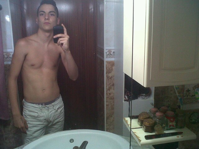 DandO gerra desde el 98 fumadOr de weed y adictO al break!!!  603769053