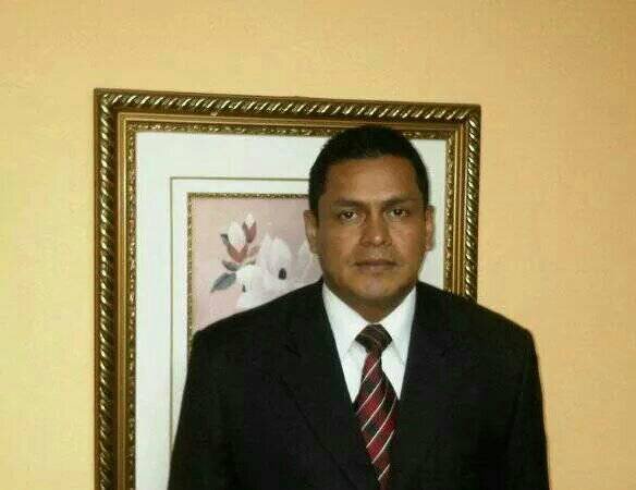 Creo en DIOS, padre de dos hijos, abogado en ejercicio, defensor de lo derechos, me gusta hacer nuevas amistades, soy sincero y directo.