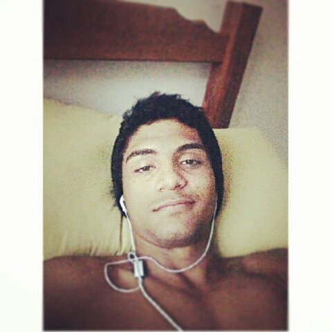 Vamos viver nossos sonhos, temos tão pouco tempo.(♪)