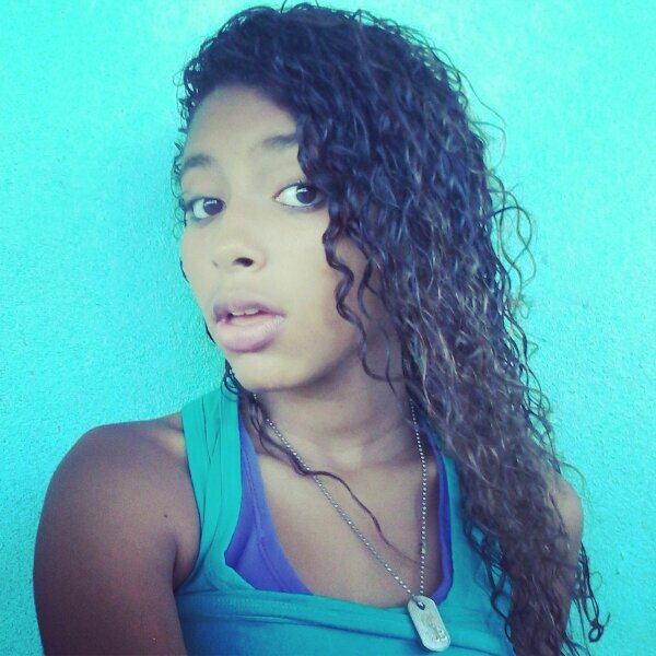 I like someone that makes me laugh, who is confident and who is not afraid to be herself! -Justin Bieber