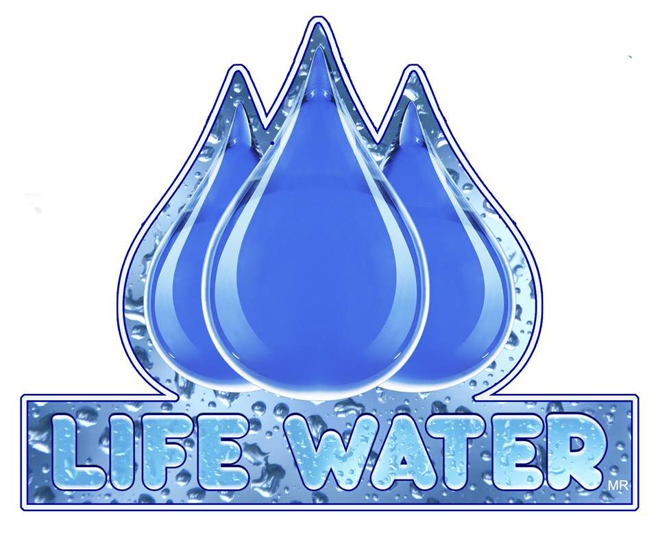 LIFE WATER es un agua embotellada la cual nos ayuda a reducir los niveles de colesterol en la sangre, a controlar los problemas de glucosa y el cancer...