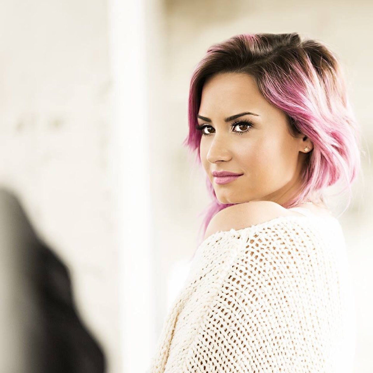 Hiii , obviously I'm a lovatic. ✌️Demi saved my life, I'm so blessed I got to see her March 29, 2014. ❤️ I'm a proud Gleek. Cory will always be in my heart.