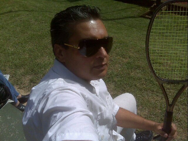 Graduado IUPFAN--FFAA, Bilingüe español-ingles, Director de Mercadeo y Gerencia de Empresas, Asesor Político y Vocero Ppal Seguridad PDVSA-PSUV-GNB