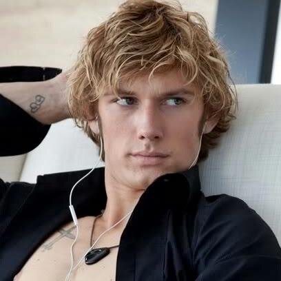 I once lost @AmoralRose and now I rule my own kingdom with her by my side. Master of the #7sins and a #Demon with a wicked temper | #MF 21+ #RP #Taken