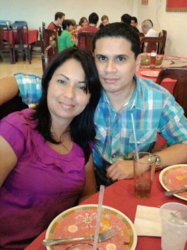 Esposo de Jaidy, Ministro de Jesucristo. Pastor y Maestro, Adorador por defecto, Locutor, Fanático de F1.