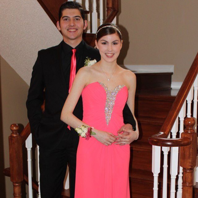 lisa_robsonxo's profile picture. christian raposo