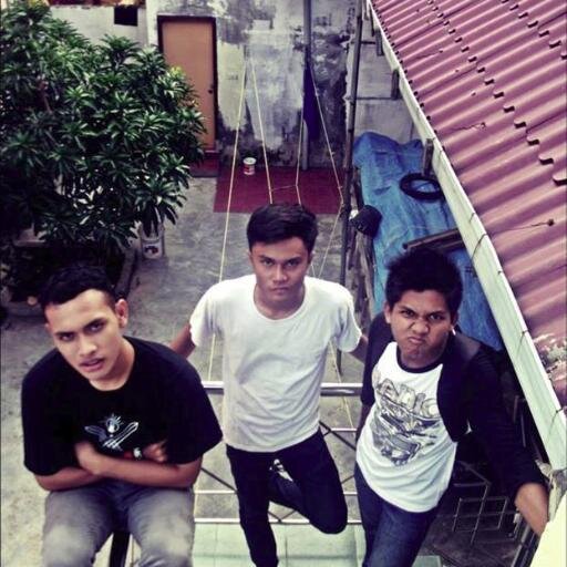 WE ARE POP PUNK/ROCK FROM Langsa  @mistersigit12  @fahmyFY @okyindrwn