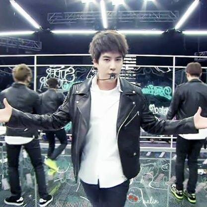 IMCKHx's profile picture. SUPER JUNIOR CHO KYUHYUN HERE !  known as magnae kyuhyun - 조규현 ; 曺圭賢 - 88L - forever young forever magnae - Lets be friend