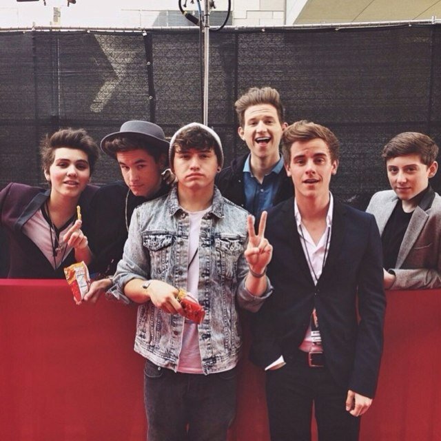 weirdos making videos to make u smile :)