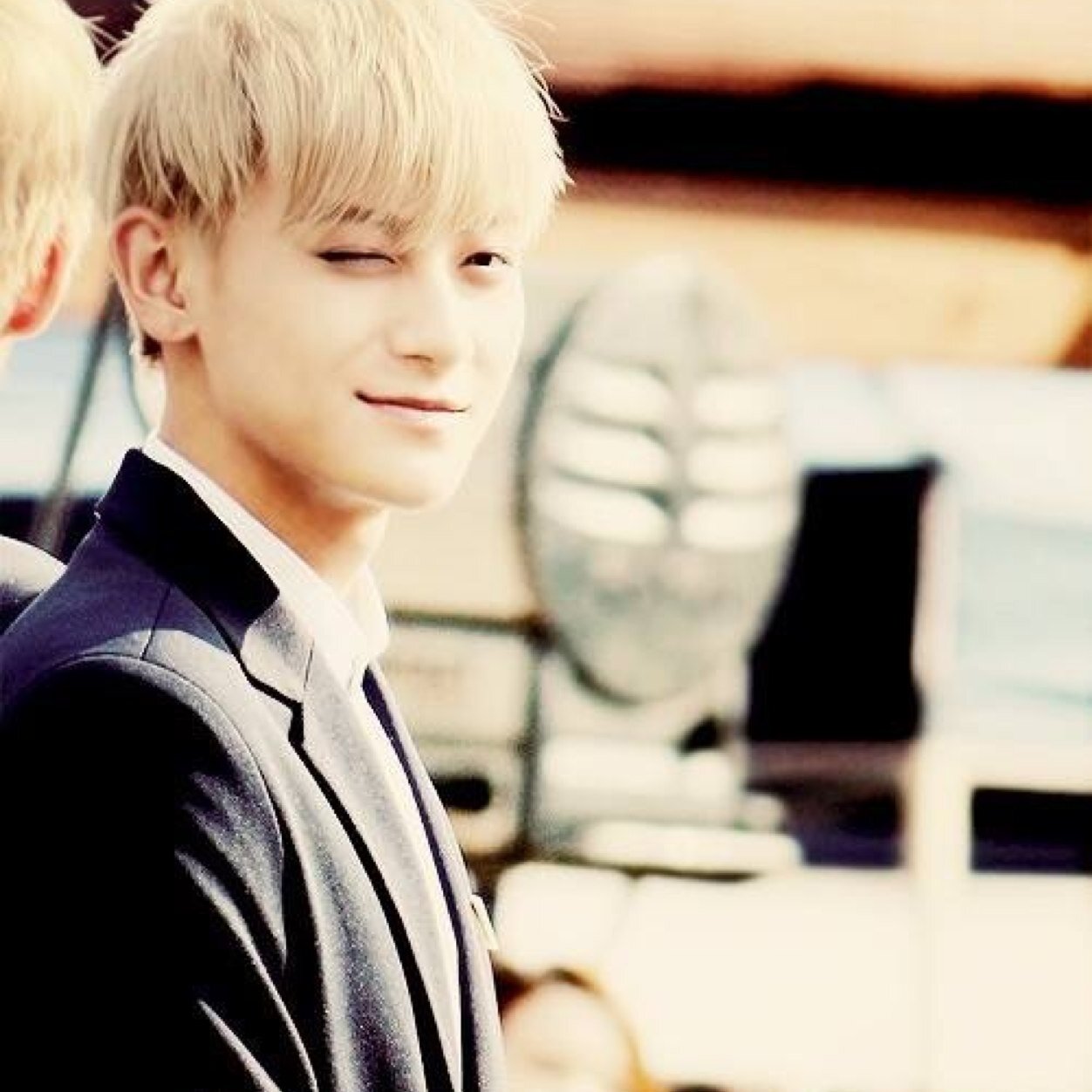 I love my Kris ♡ [040514] I've got a lot going on right now, and I need you to hold me~