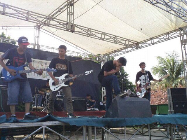 since 2012 poppunk/indie rock for booking contact 089630420220/27ADB46D #comingsoonfirstsingle