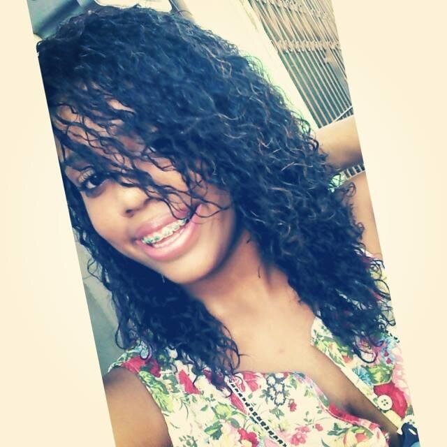 E se algum dia eu desse ouvidos para o que todo mundo diz, eu com certeza não seria tão feliz .