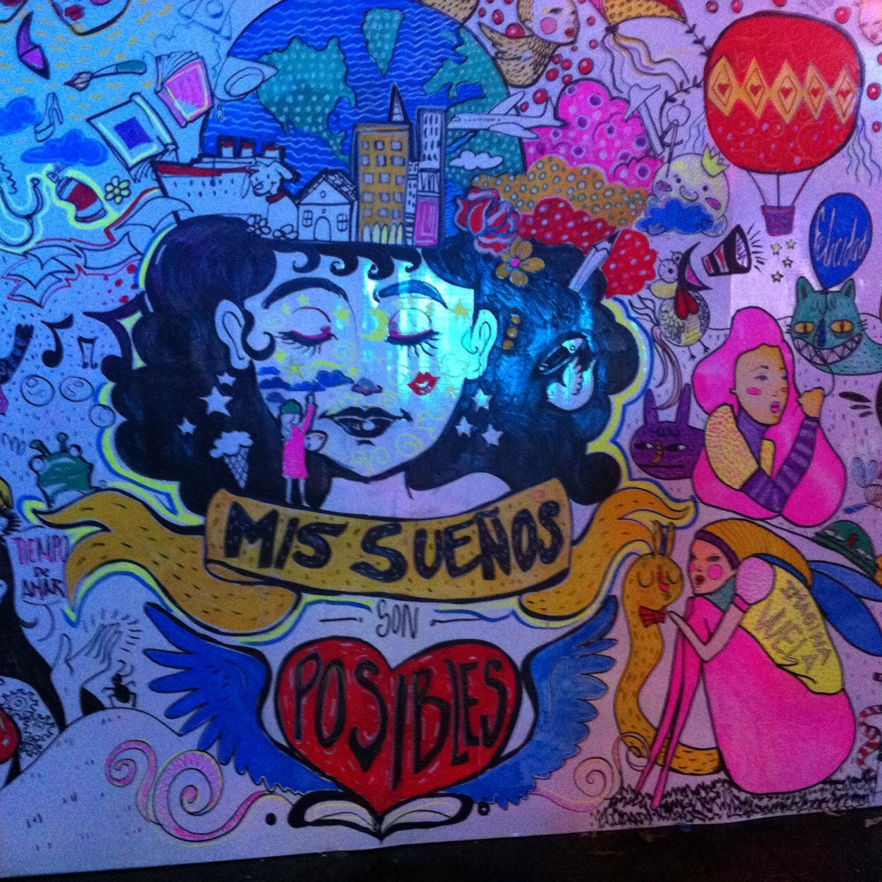 MicrocuentoSV's profile picture. 140 caracteres llenos de fantasía, emociones revueltas y electrochoques de realidad.