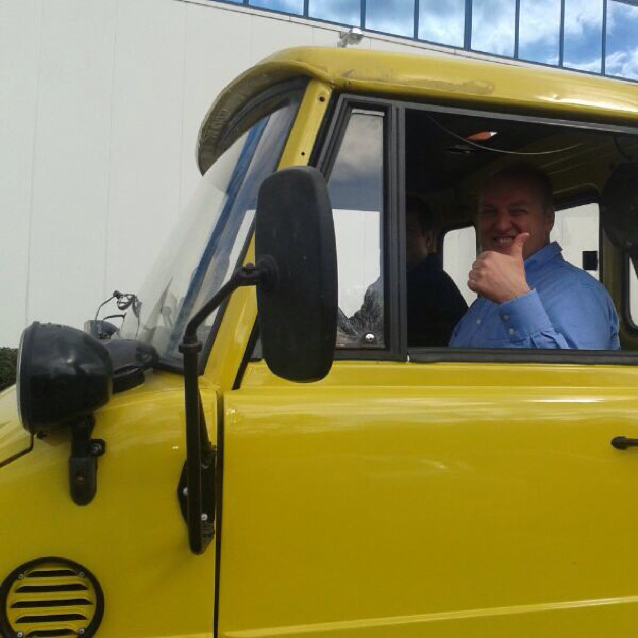 AmpyVan's profile picture. 