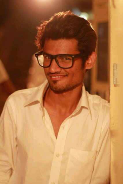 Vshalrathod's profile picture. if you like manchester united, i already hate you. #YNWA