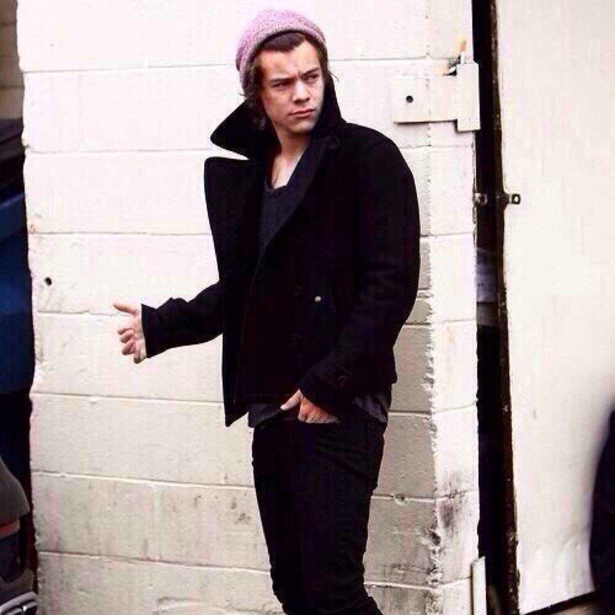 Hi beauty this is a free follow from @vodkahxrry_ so please go follow her, she follows back