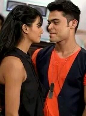 ARSHAIN♥|1D FAN| zayn malik 1D|♥HRITHIK ROSHAN| Love Music n Kunwar Amar n Big Big crazy n diehard....fan of ARSHA ♥ n AMAR TO INFINITY♡ Truely ARSHAIN♥