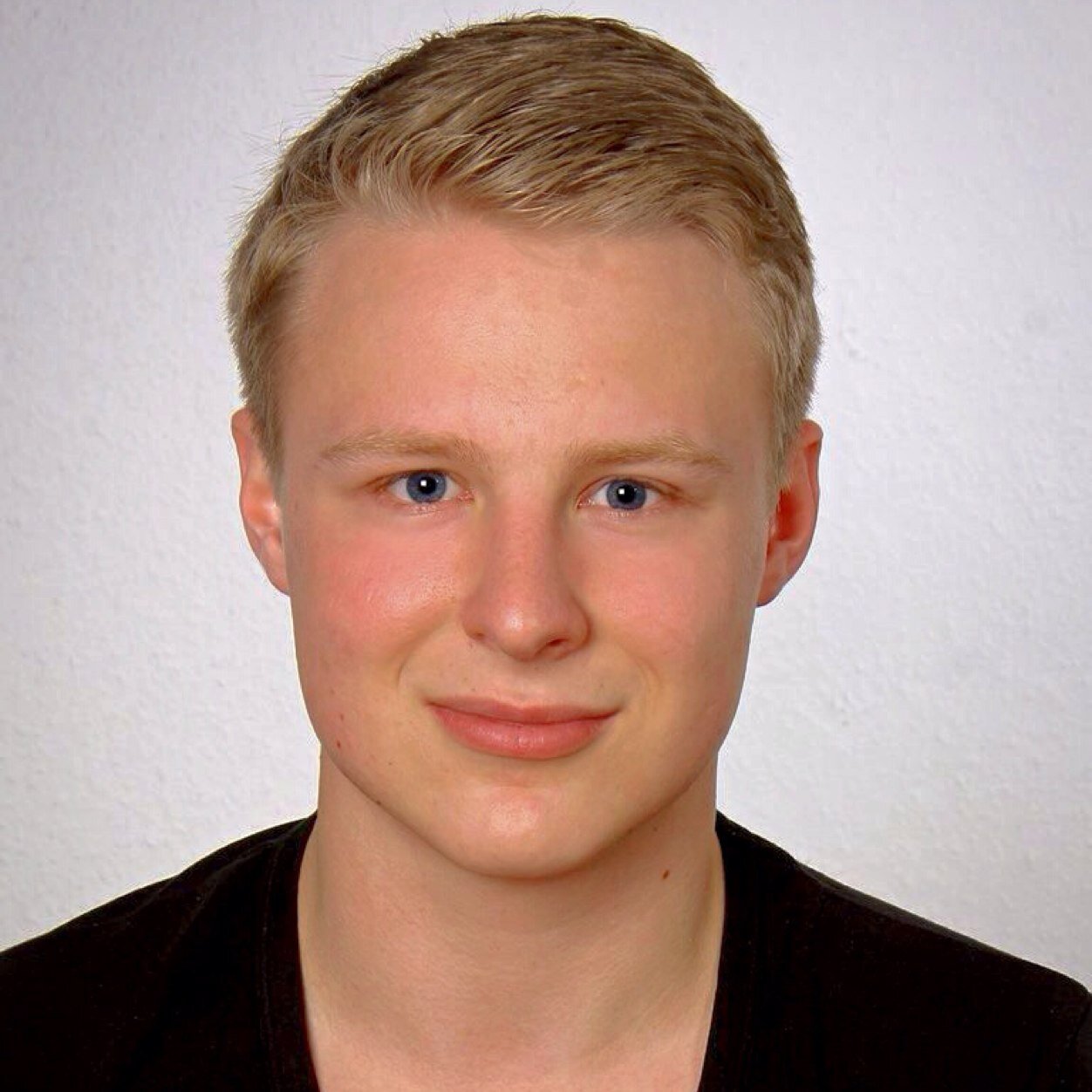 KlahnChristoph's profile picture. Wenn man mit Flügeln geboren wird, sollte man alles dazu tun,sie zum Fliegen zu benutzen.
