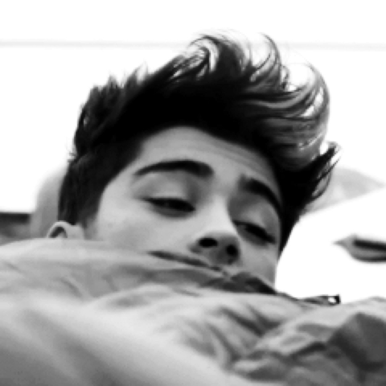 ❁ @antichristzayn ❁