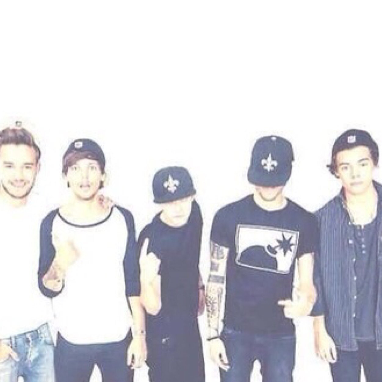Please follow @hoodbucks because she gave you this follow ❤️❤️ love you
