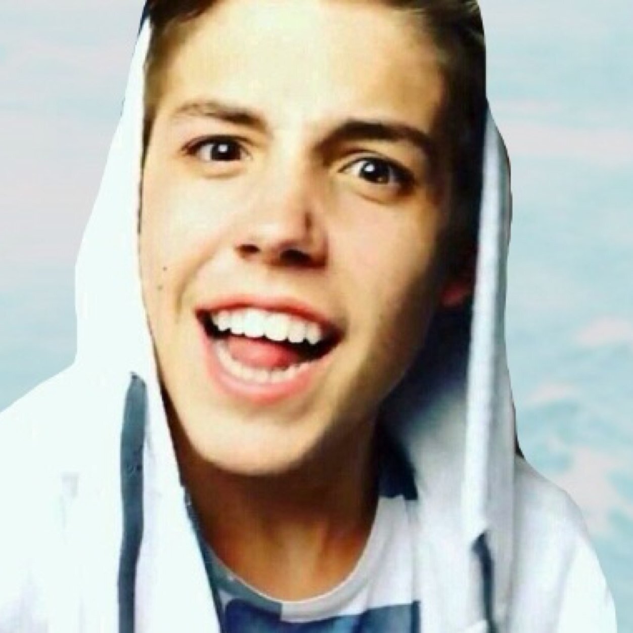 FREE FOLLOW!!! GO FOLLOW MY REAL ACCOUNT @Call_Me_Dallas THANKS ILY