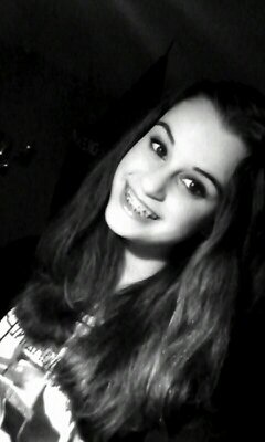 Essieeeeee's profile picture. Instagram: @estheralkhouri • snapchat: xestheeeerx