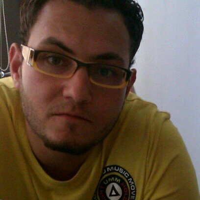 الحب الحقيقي: اذا قررت يوما ان تترك حبيبا لك ...فلا تترك له جرحا فمن اعطاك قلبا لايستحق ان تغرس فيه سهما او ترك له جرجا يوما ما