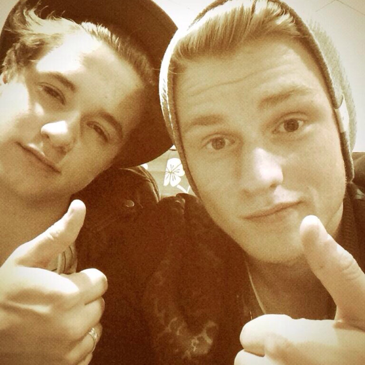 narryfttradley's profile picture. here's a free follow! don't follow this account, follow @bandsfthoran! ask for a follow back :) x