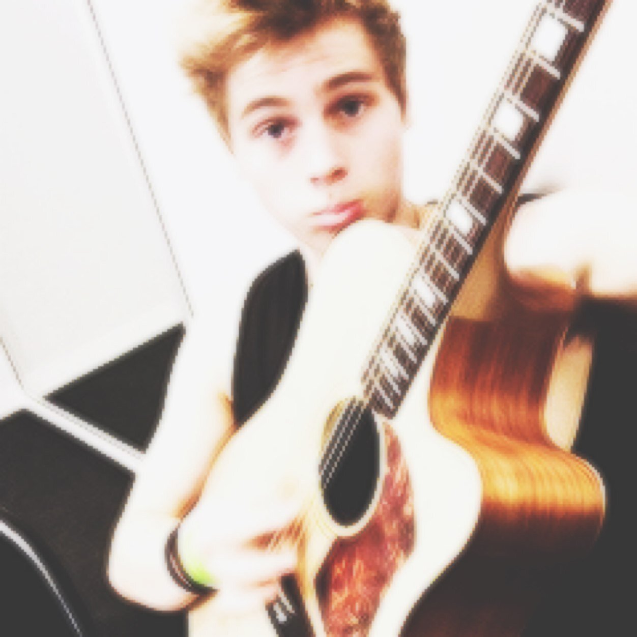 Luke Hemming is the reason for my happiness PLEASE LUKE FOLLOW ME