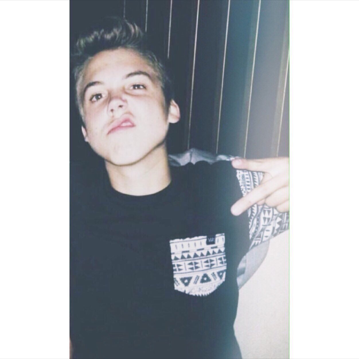 free follow from @voguewhitesides.follow her NOT ME or i unfollow.thanks