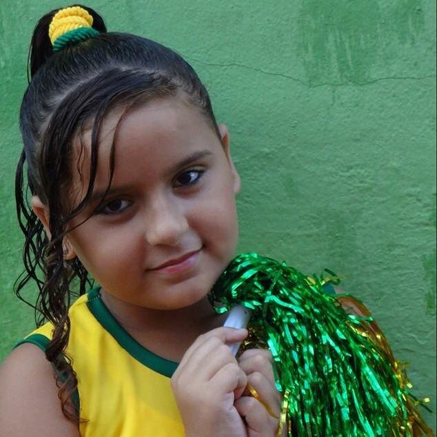 Amo alguém que nunca vai ser meu mas continuo amando aquem o destino mim deu....