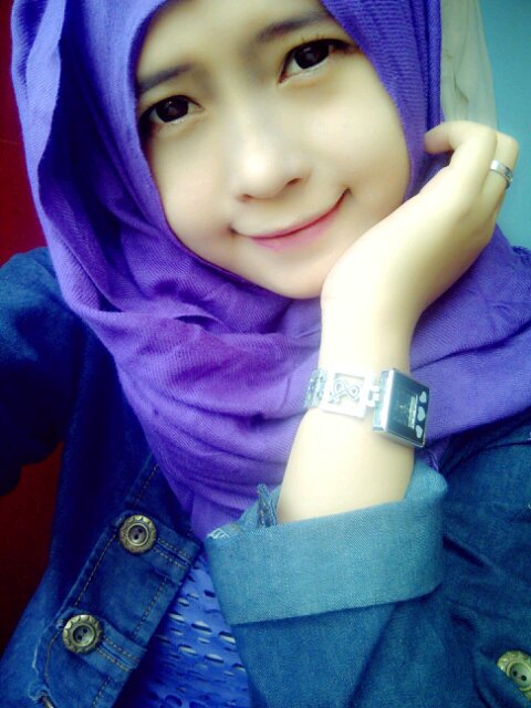 Rhy_ulfatunissa's profile picture. Islam is my live and my way | he is my future ♥Indra