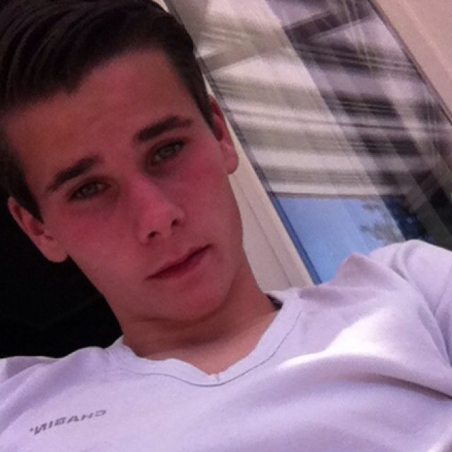 16 / Ajax amsterdam♥ / 033 / snapchat: leroy033 /