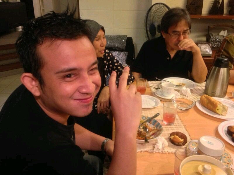 Boss at sdn bhd
 Studied at University of Southern California
 Lives in Long Island City, New York
 In a relationship