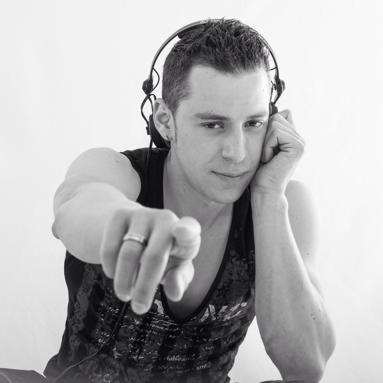 Dj Residente, Barrokos Barcelona, Phoenix Calella!
Contratación
djbalius@hotmail.com
A&R, Elantris Records 
Demos:
elantrisrecords@gmail.com