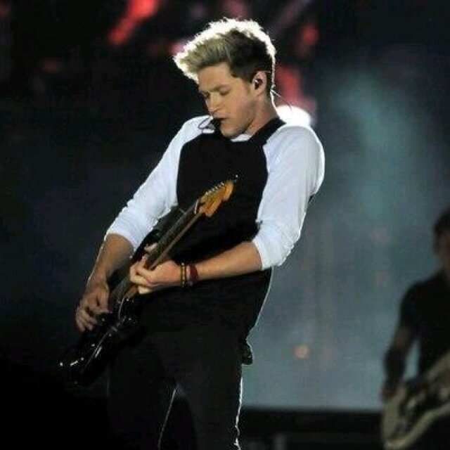Hey guys! I'm Niall Horan from @onedirection ,I'm 18, and feeling lucky.