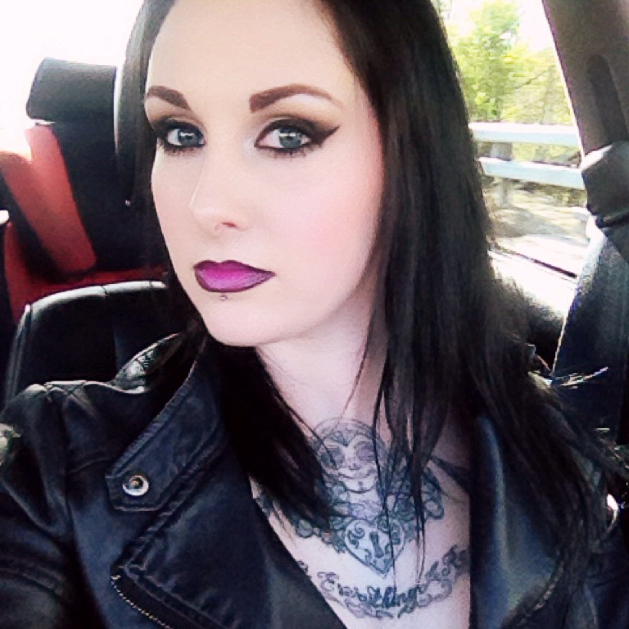 AmyMcGuireMUA's profile picture. MUA, makeup lover, metal head, tattoo collector, eclectic, mummy of 2 and ragdoll cat and doberman mom!