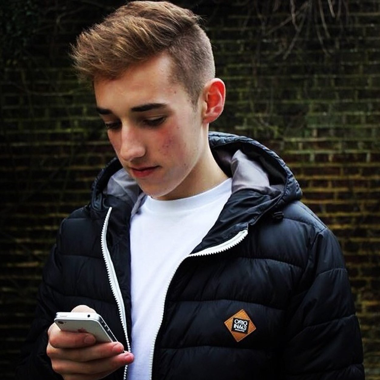 Aaronnn_Law's profile picture. 