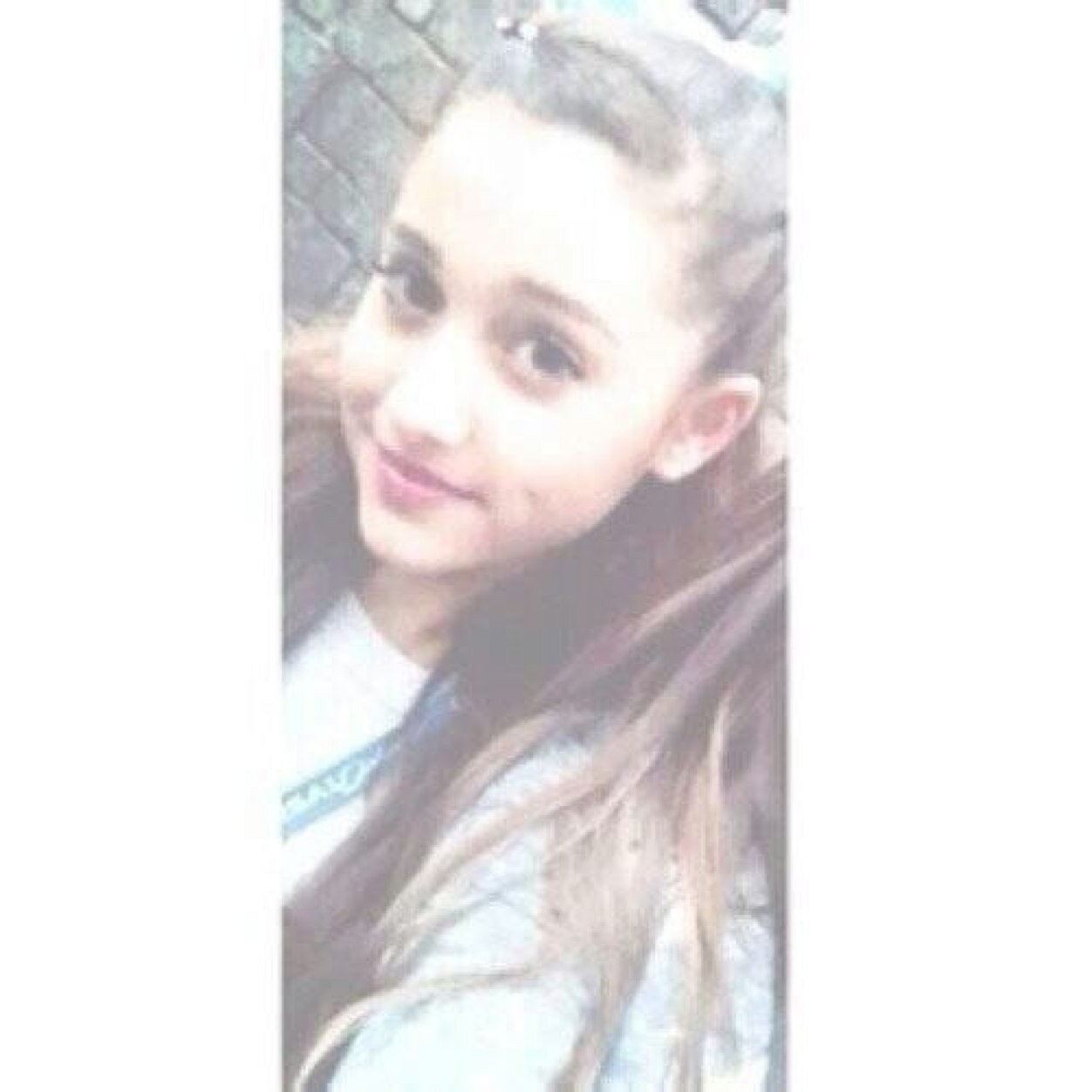 hii please follow @ihonordemetria ilysm and ur beautiful! thank u lovely :)