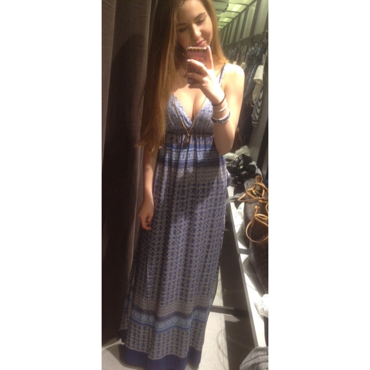 -16teen -swiss-british -insta: anna6600 -live is too short to be sitting around miserabel