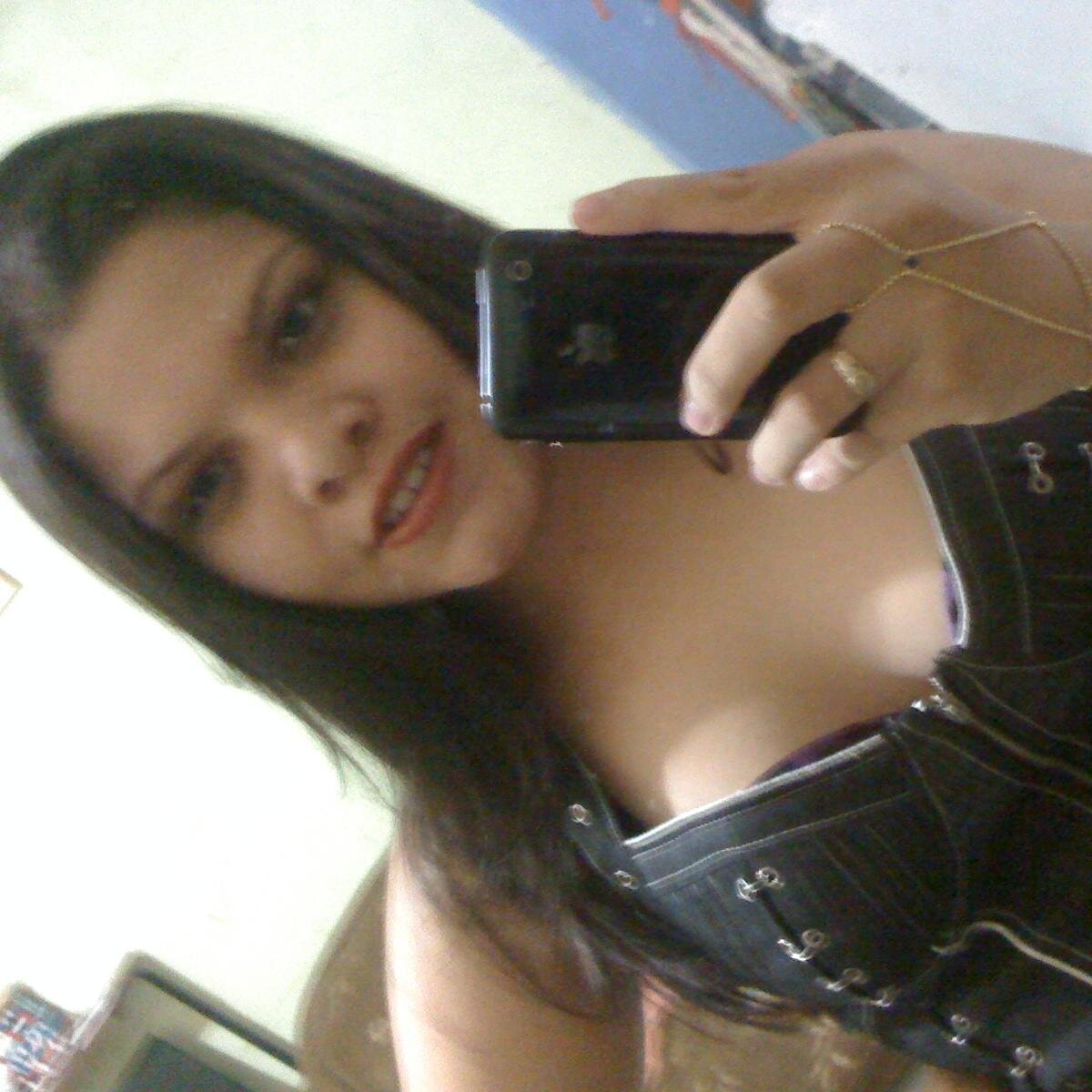 ƒσℓℓσωme & I follow you
Vamo a todas las canchas tenemos harto aguante, somos la primera banda de todito el Ecuador vamo vamo azule esta banda esta de fiesta.