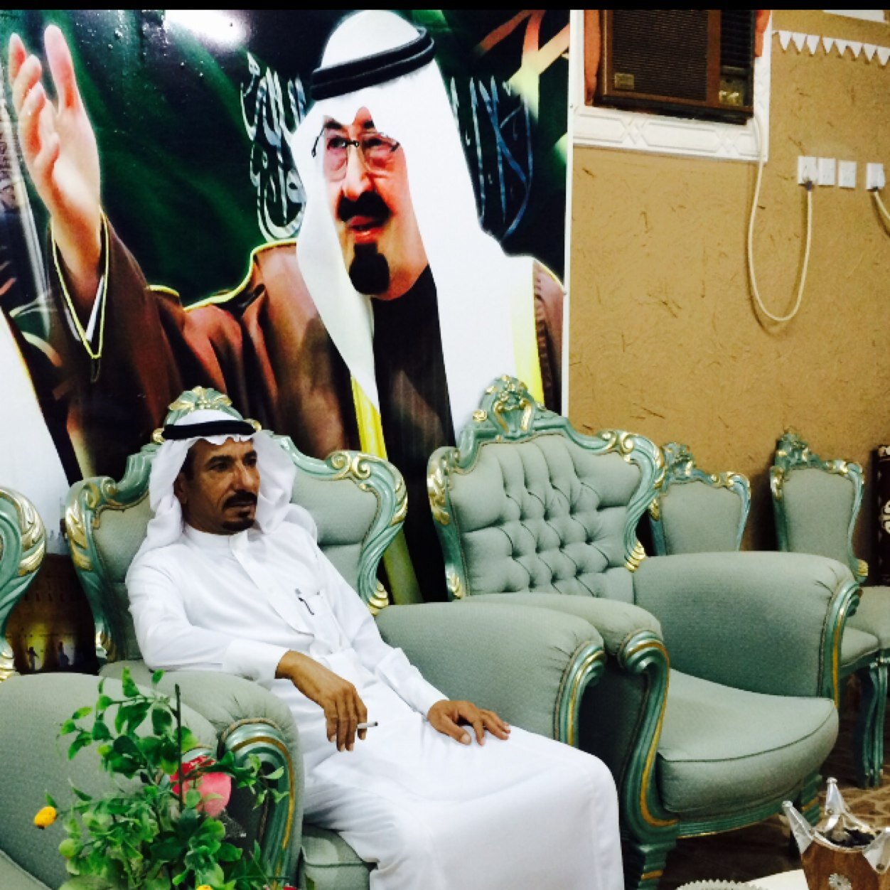 شاعر وعازف ربابه السعودية