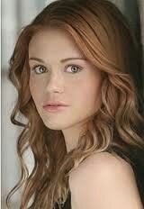 hi im renessme im 16 mom is @AngieHlavka  dad is @protectorreader step mom is @BellaSwan913 step sis @shininggift