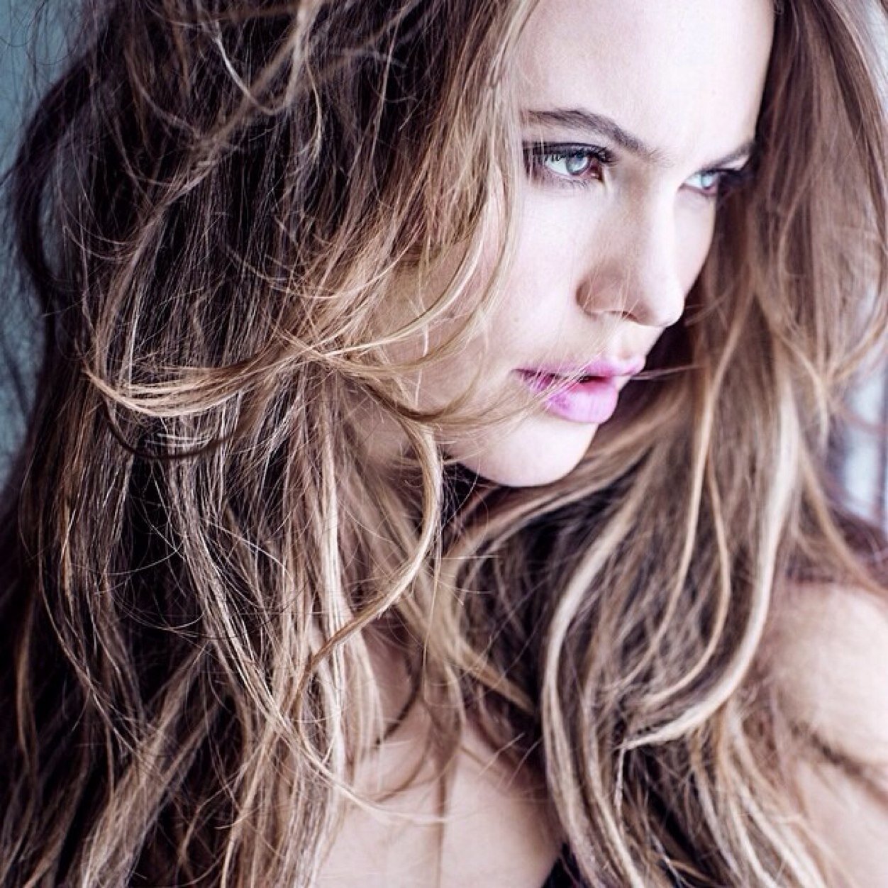 LesModeles's profile picture. John 3:16 for God so love the world that he gave his only Son.