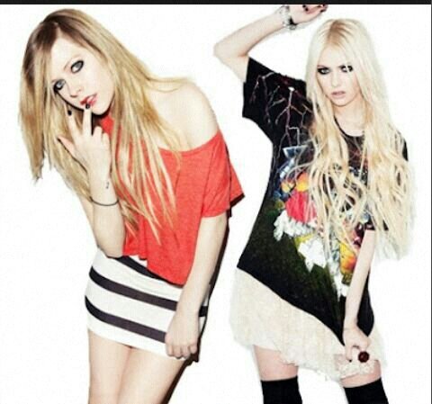 I was born to be ★Little Black Star★ {Zombie} 《Rock Music》@taylormomsen and @AvrilLavigne are my life