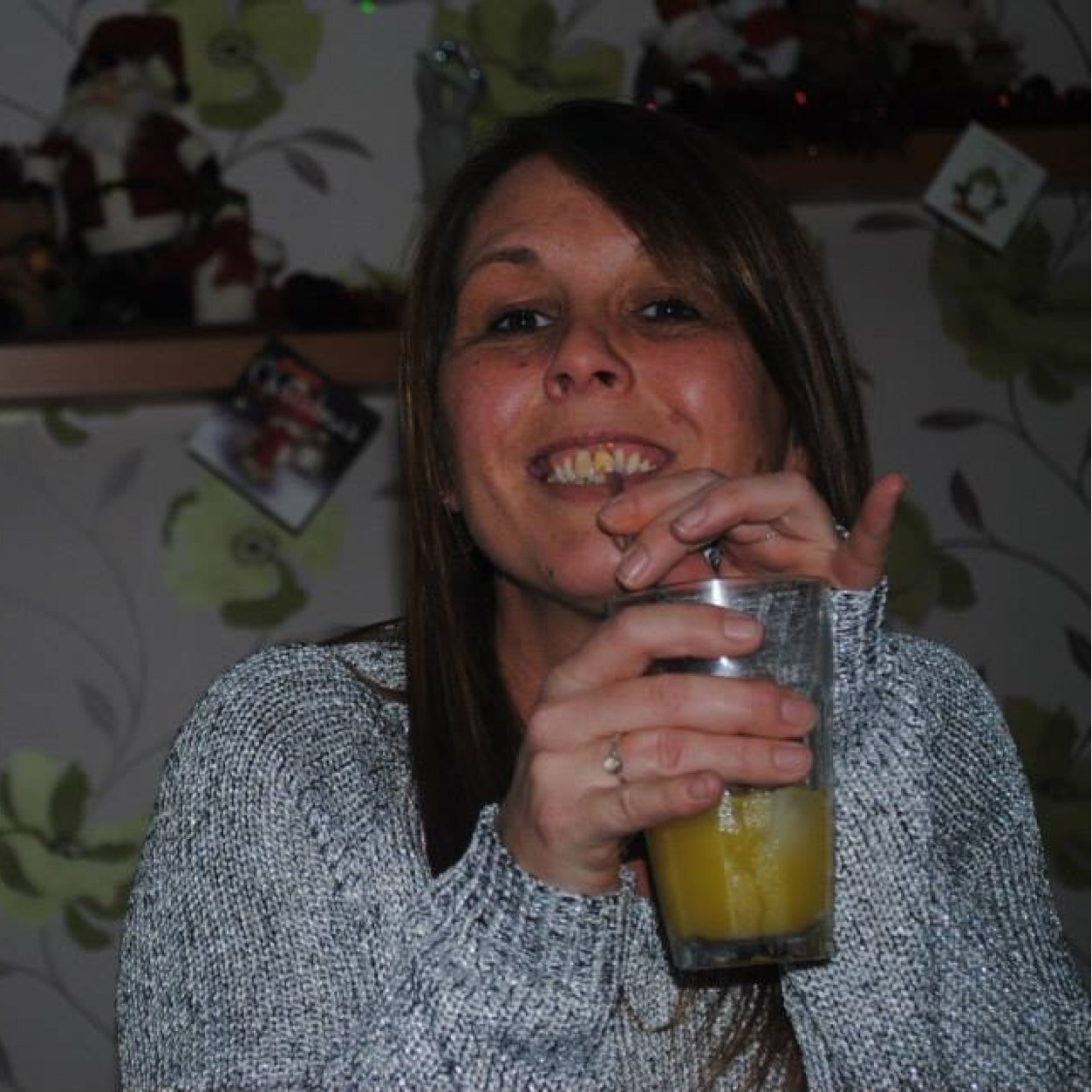 Lozzie3103's profile picture. Loving life !!