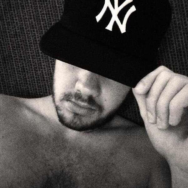 RTaBioo95637273's profile picture. ESTOU TE SEGUINDO AGORA ! PARA RETRIBUIR PODERIA DAR #RT AQUI ? https://t.co/o8Qxi6CI8a MUITO OBG *----*