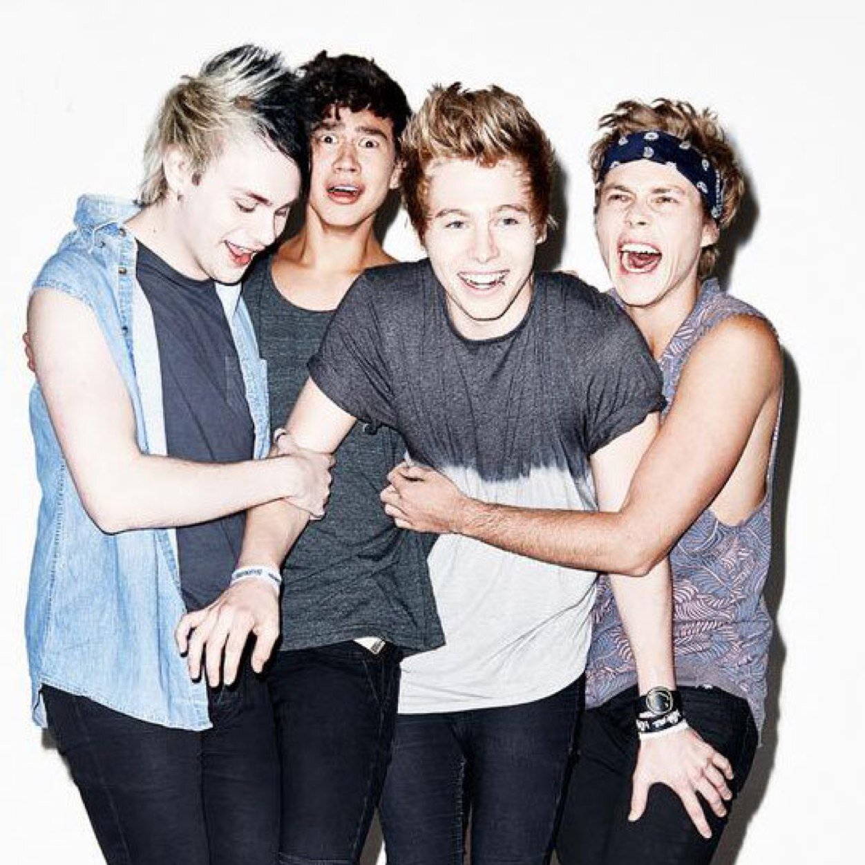 myloves_1DDD's profile picture. ~1D~5SOS~Austin Mahone~ JB~Ariana Grande~ ALEX AND SIERRA FOLLOWED 11/17/13